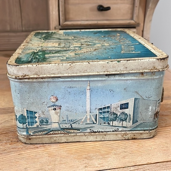 Vintage Disneyland Lunch Box Cinderella Castle Jungle Cruise 1950’s No Thermos - Picture 5 of 10